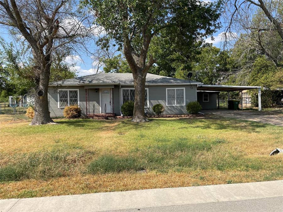 Property photo for 219 Playdium Drive, West, TX