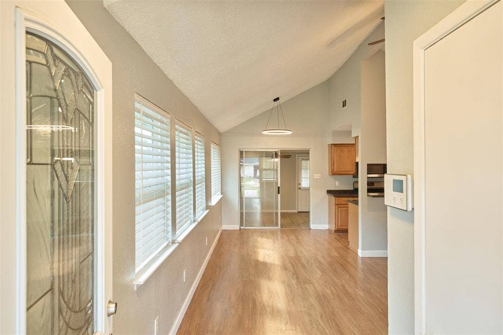 16151 Barbarossa Drive, Houston, TX 77083 16151 Barbarossa Drive, Houston, TX 77083