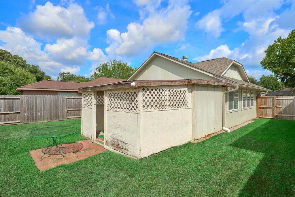 16151 Barbarossa Drive, Houston, TX 77083 16151 Barbarossa Drive, Houston, TX 77083