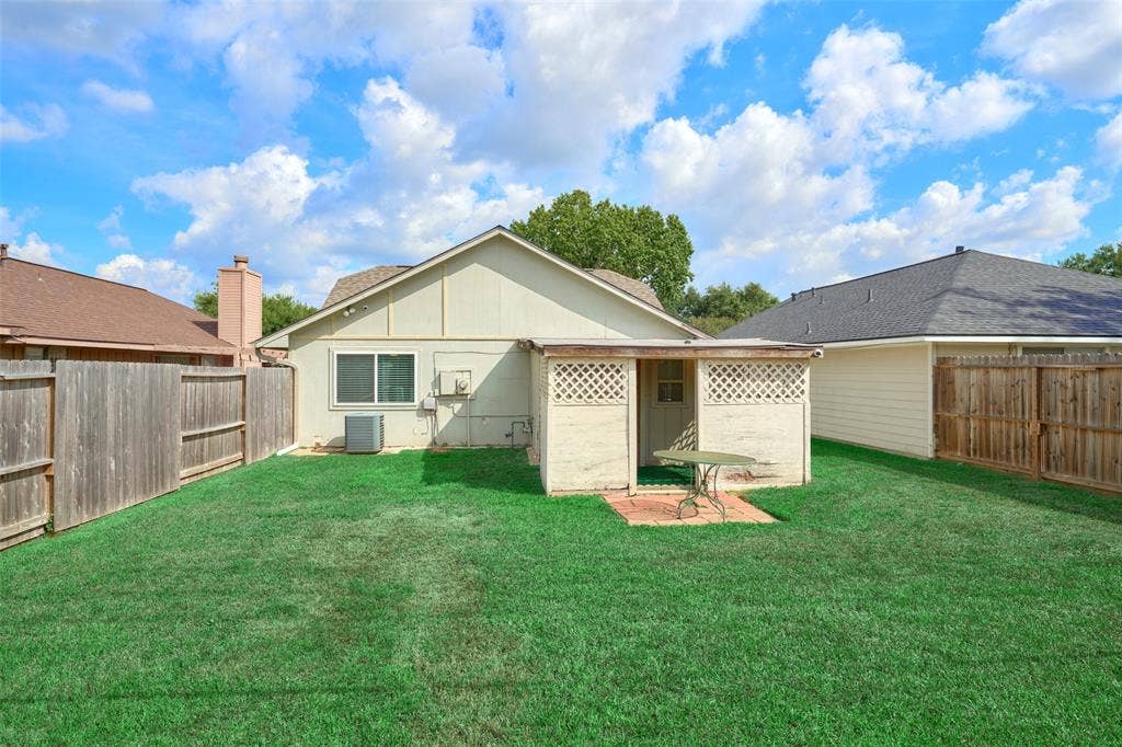 16151 Barbarossa Drive, Houston, TX 77083 16151 Barbarossa Drive, Houston, TX 77083