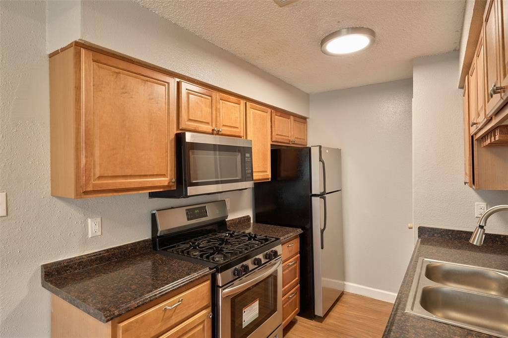 16151 Barbarossa Drive, Houston, TX 77083 16151 Barbarossa Drive, Houston, TX 77083