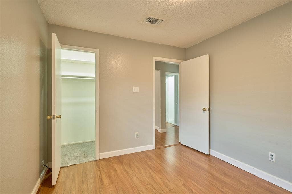 16151 Barbarossa Drive, Houston, TX 77083 16151 Barbarossa Drive, Houston, TX 77083