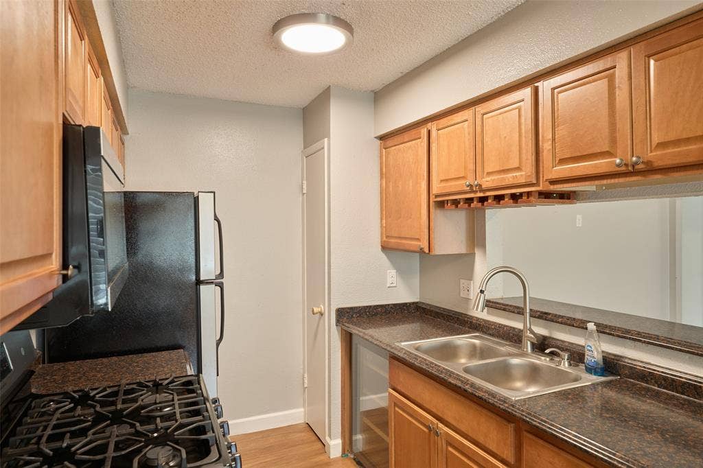 16151 Barbarossa Drive, Houston, TX 77083 16151 Barbarossa Drive, Houston, TX 77083