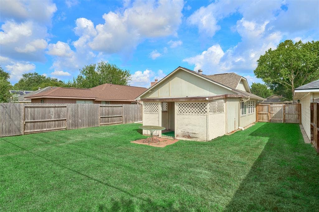 16151 Barbarossa Drive, Houston, TX 77083 16151 Barbarossa Drive, Houston, TX 77083