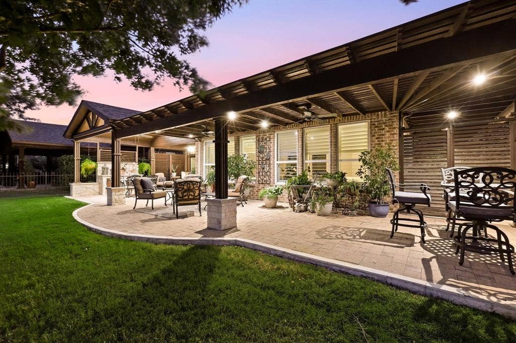 1641 Overwood Drive, Frisco, TX 75036 Expansive paver patio for entertaing and relaxing