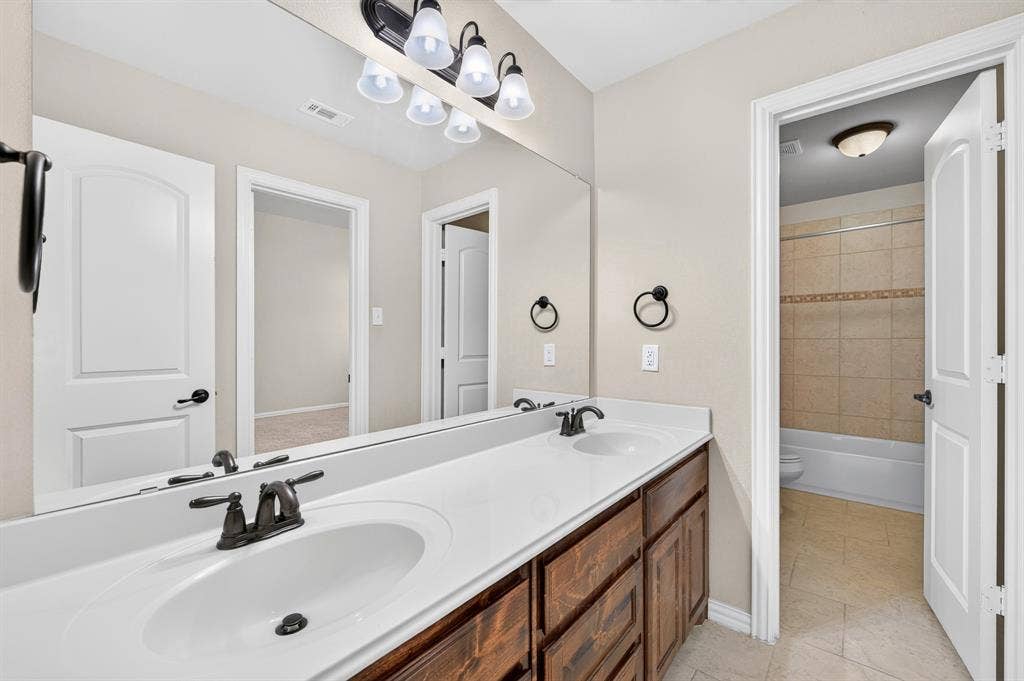 1108 Navajo Drive, McKinney, TX 75072 1108 Navajo Drive, McKinney, TX 75072