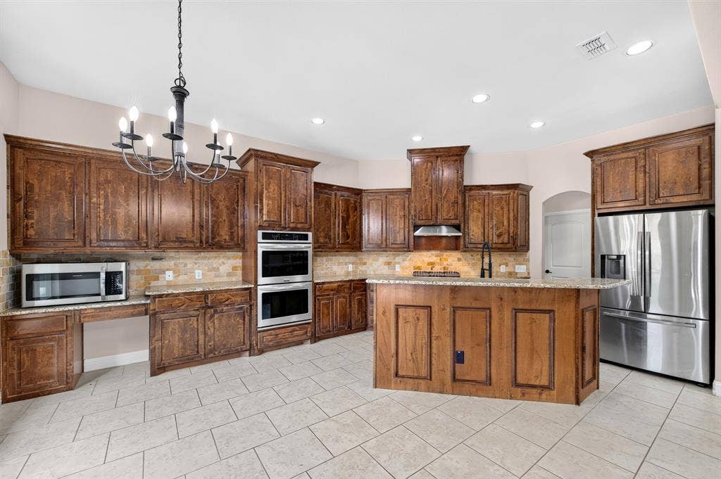 1108 Navajo Drive, McKinney, TX 75072 1108 Navajo Drive, McKinney, TX 75072