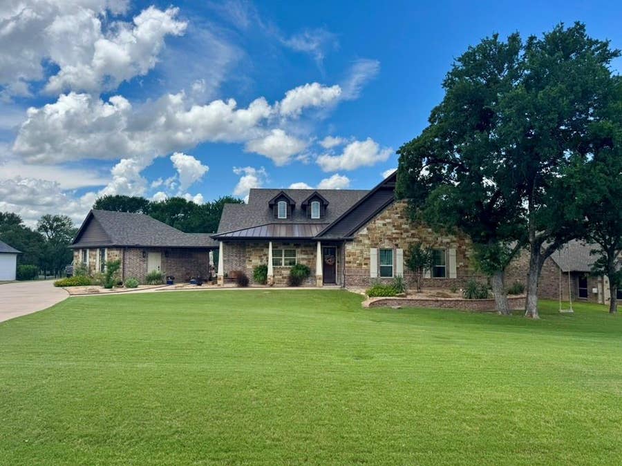 Property photo for 570 S Sugartree Drive, Lipan, TX