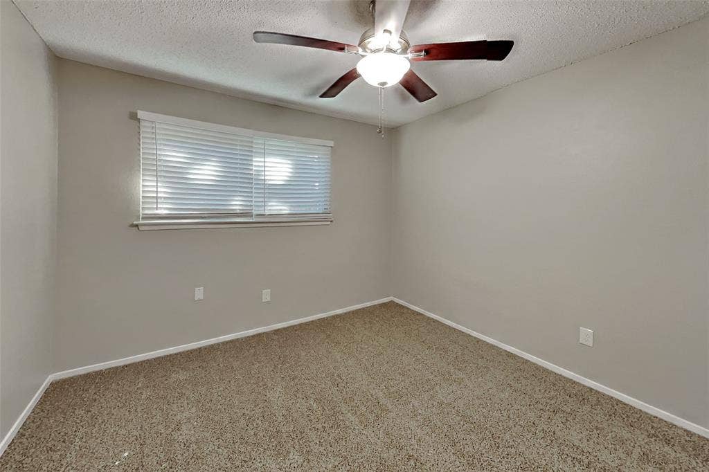1702 Crimson Court, Arlington, TX 76018