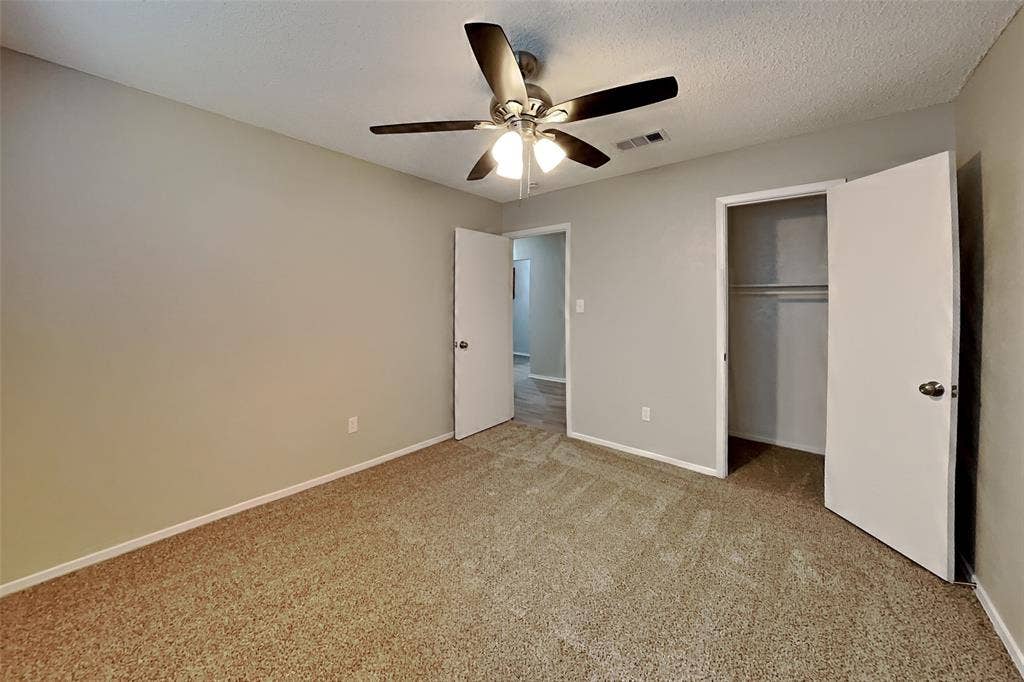 1702 Crimson Court, Arlington, TX 76018