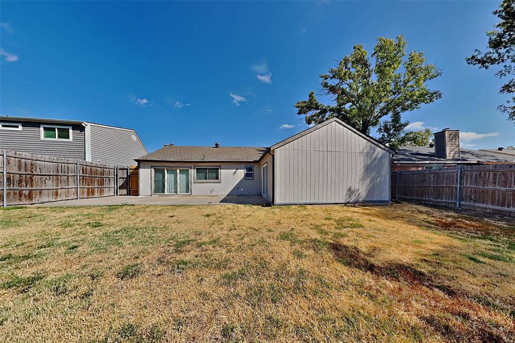 1702 Crimson Court, Arlington, TX 76018