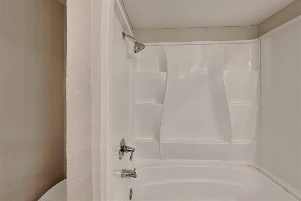 1702 Crimson Court, Arlington, TX 76018