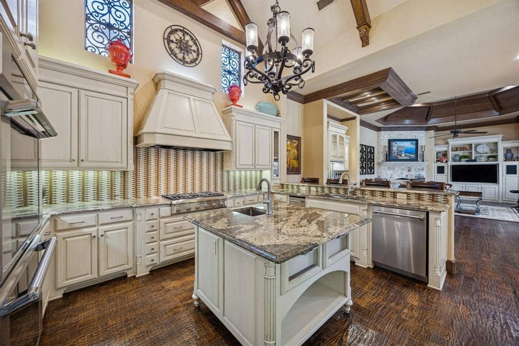 6640 Briar Ridge Lane, Plano, TX 75024 6640 Briar Ridge Lane, Plano, TX 75024