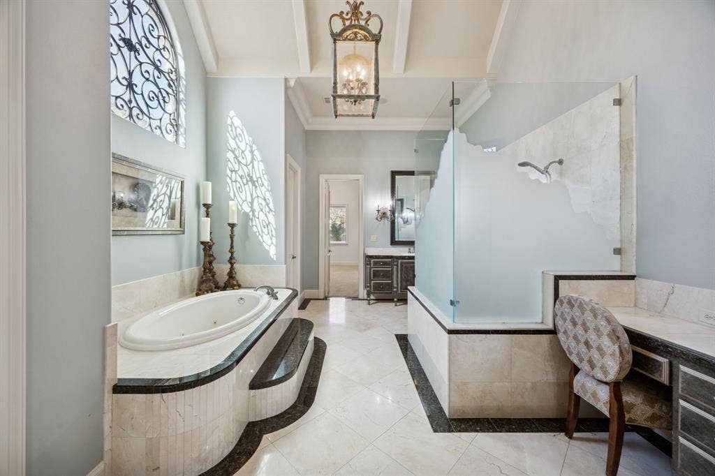 6640 Briar Ridge Lane, Plano, TX 75024 6640 Briar Ridge Lane, Plano, TX 75024