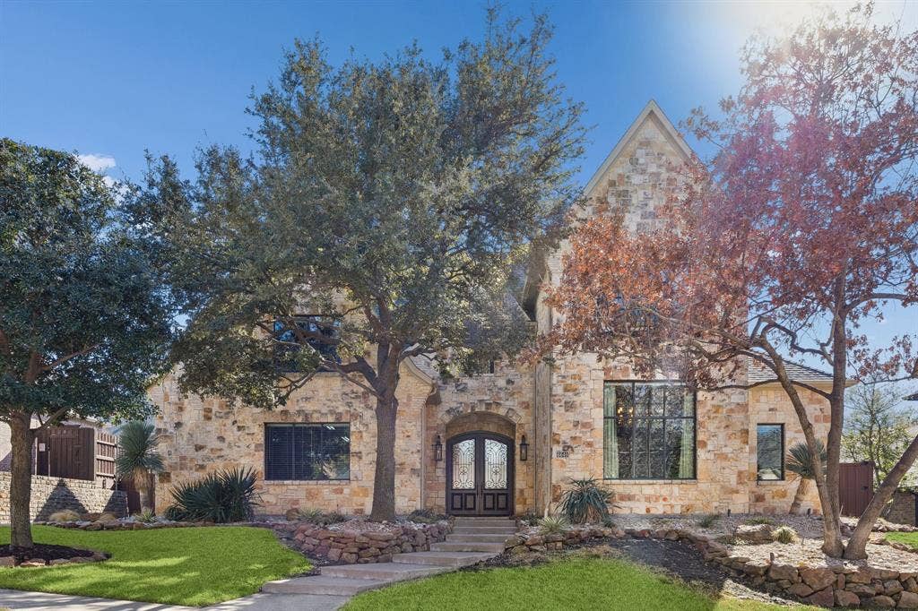 6640 Briar Ridge Lane, Plano, TX 75024 6640 Briar Ridge Lane, Plano, TX 75024