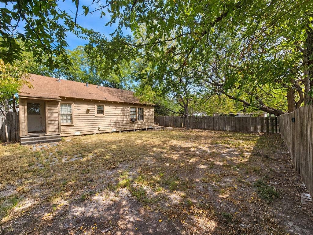 2503 Stanford Street, Greenville, TX 75401 2503 Stanford Street, Greenville, TX 75401
