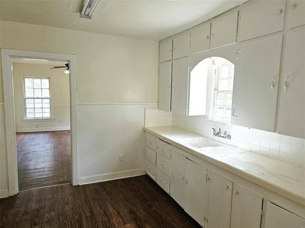 2503 Stanford Street, Greenville, TX 75401 2503 Stanford Street, Greenville, TX 75401
