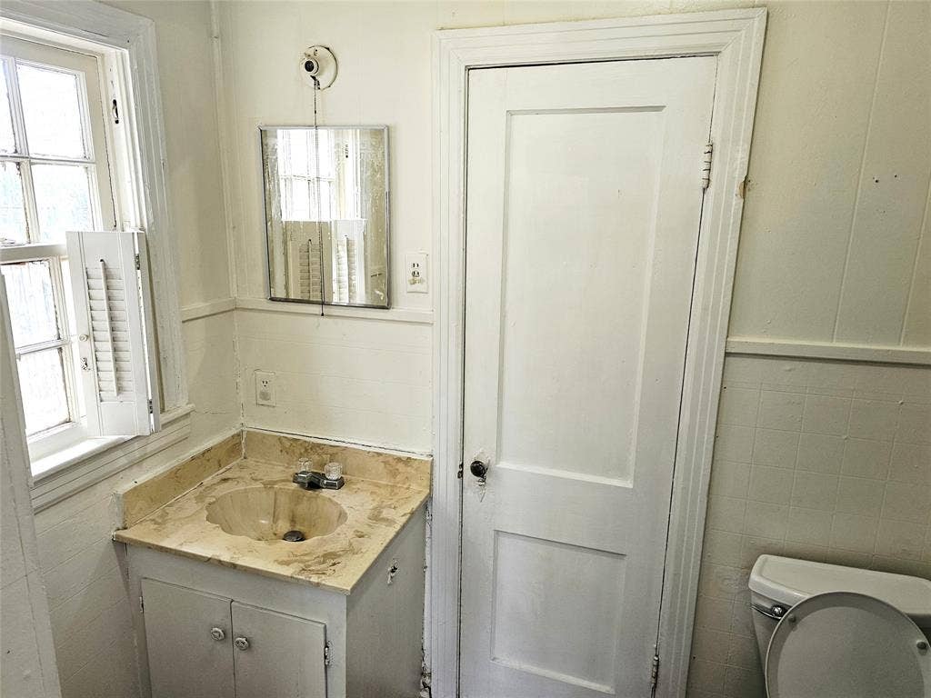 2503 Stanford Street, Greenville, TX 75401 2503 Stanford Street, Greenville, TX 75401