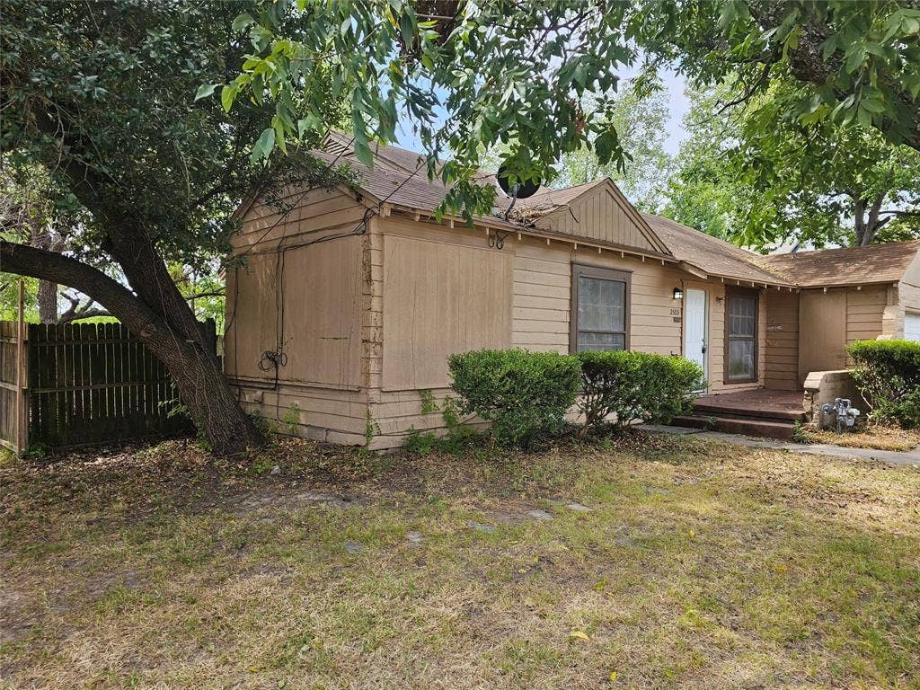 2503 Stanford Street, Greenville, TX 75401 2503 Stanford Street, Greenville, TX 75401
