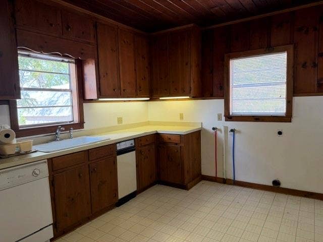 7000 Briar Road, Azle, TX 76020 Washer and dryer space