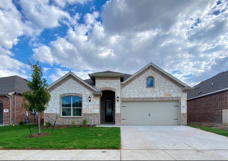 Property photo for 1148 Canuela Way, Justin, TX