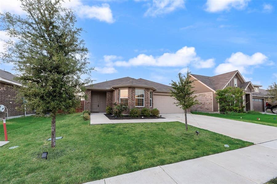 Property photo for 716 Griffith Park Trail, Alvarado, TX