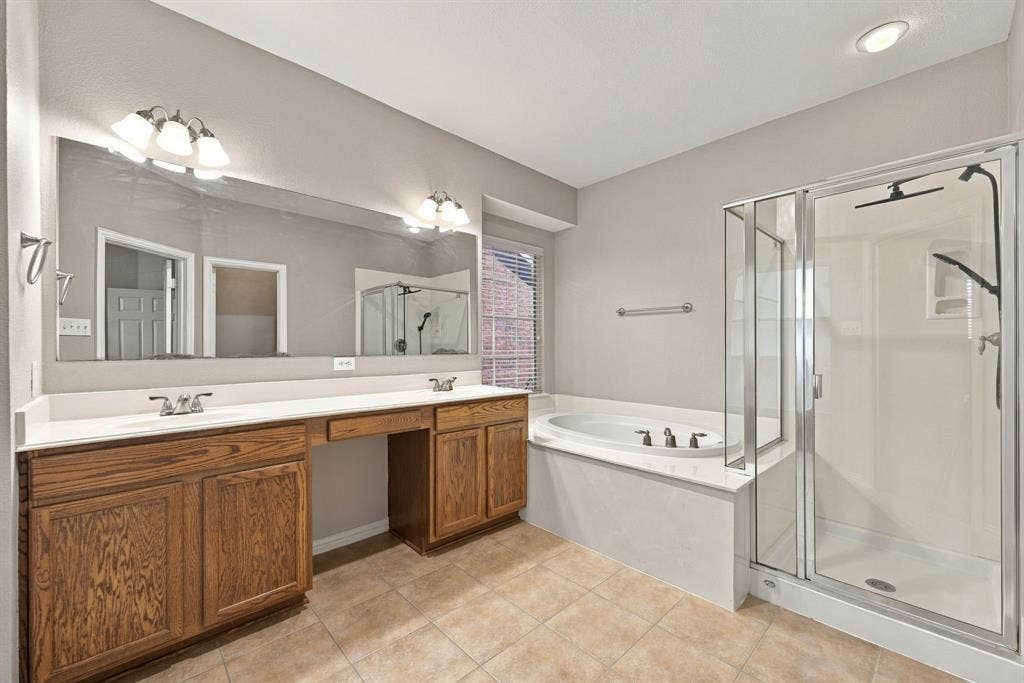 323 Deaton Drive, Fate, TX 75087 323 Deaton Drive, Fate, TX 75087