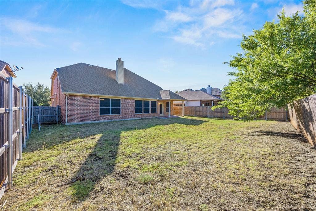 323 Deaton Drive, Fate, TX 75087 323 Deaton Drive, Fate, TX 75087