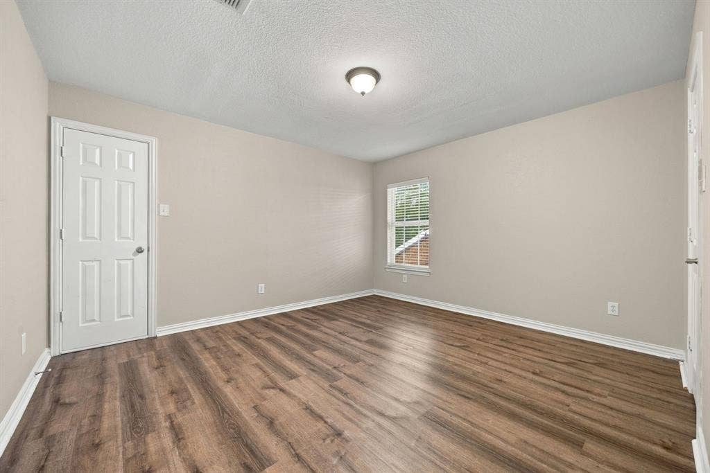 323 Deaton Drive, Fate, TX 75087 323 Deaton Drive, Fate, TX 75087