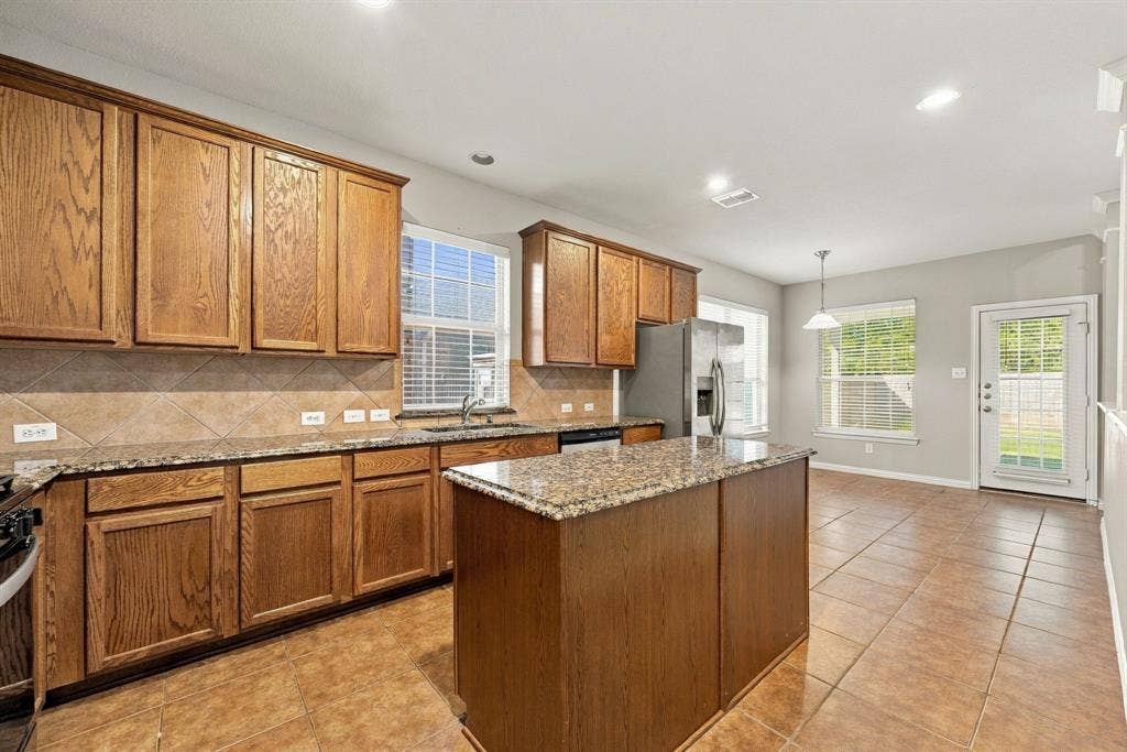 323 Deaton Drive, Fate, TX 75087 323 Deaton Drive, Fate, TX 75087