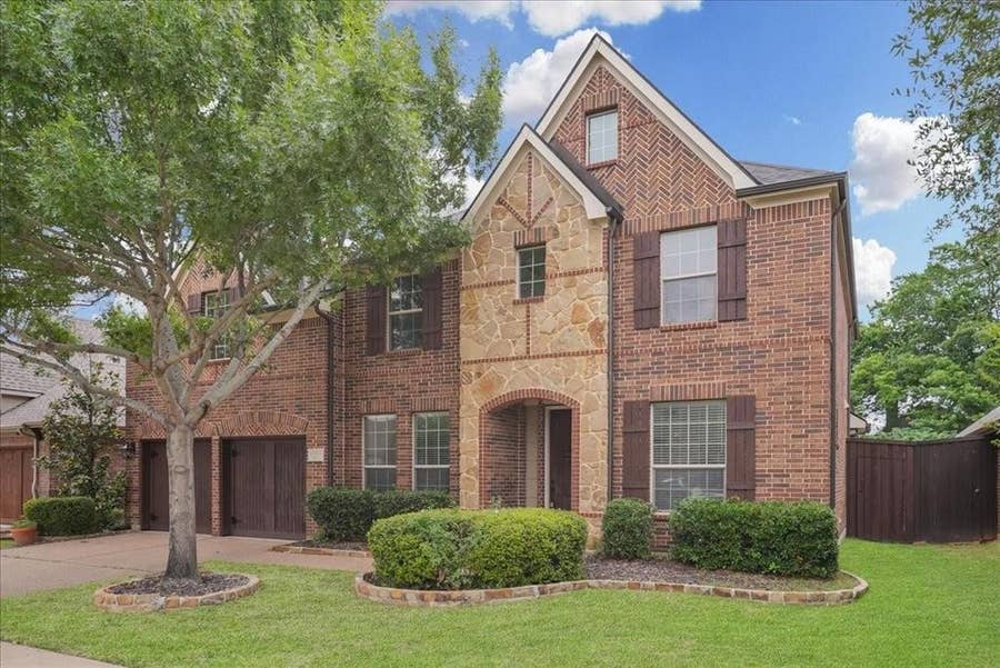 Property photo for 2407 Laguna Lane, Arlington, TX