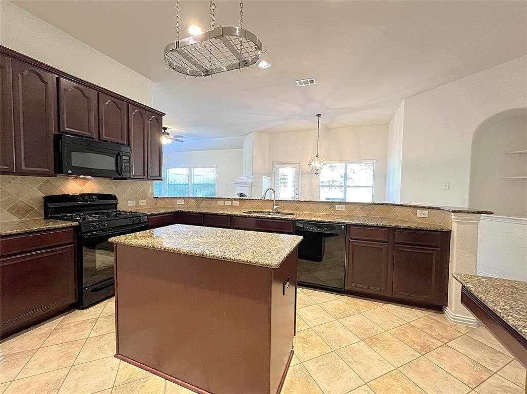 4120 Colina Avenue, Denton, TX 76210 4120 Colina Avenue, Denton, TX 76210