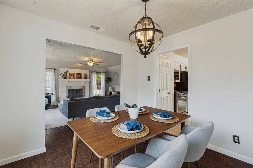 822 Century Park Drive, Garland, TX 75040 822 Century Park Drive, Garland, TX 75040