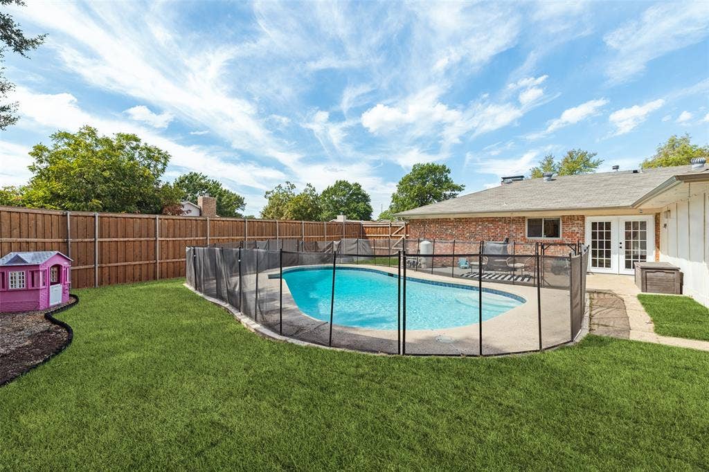 822 Century Park Drive, Garland, TX 75040 822 Century Park Drive, Garland, TX 75040