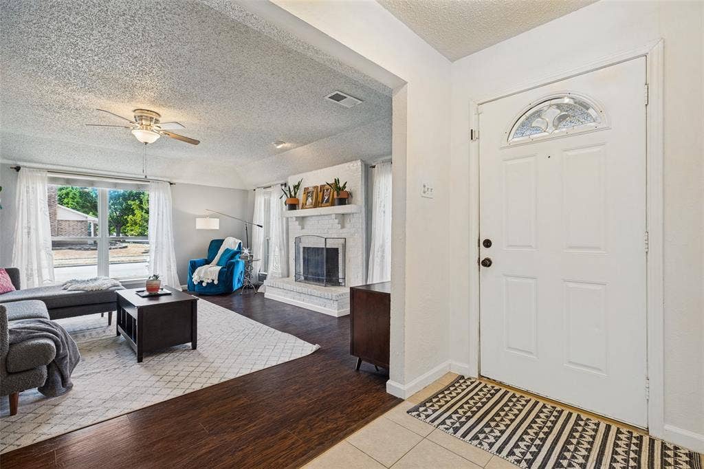 822 Century Park Drive, Garland, TX 75040 822 Century Park Drive, Garland, TX 75040