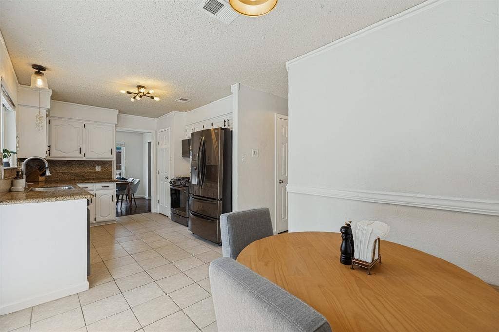 822 Century Park Drive, Garland, TX 75040 822 Century Park Drive, Garland, TX 75040