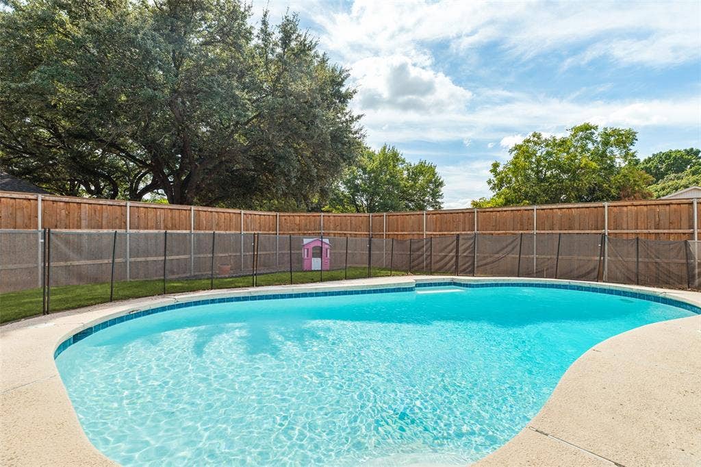 822 Century Park Drive, Garland, TX 75040 822 Century Park Drive, Garland, TX 75040