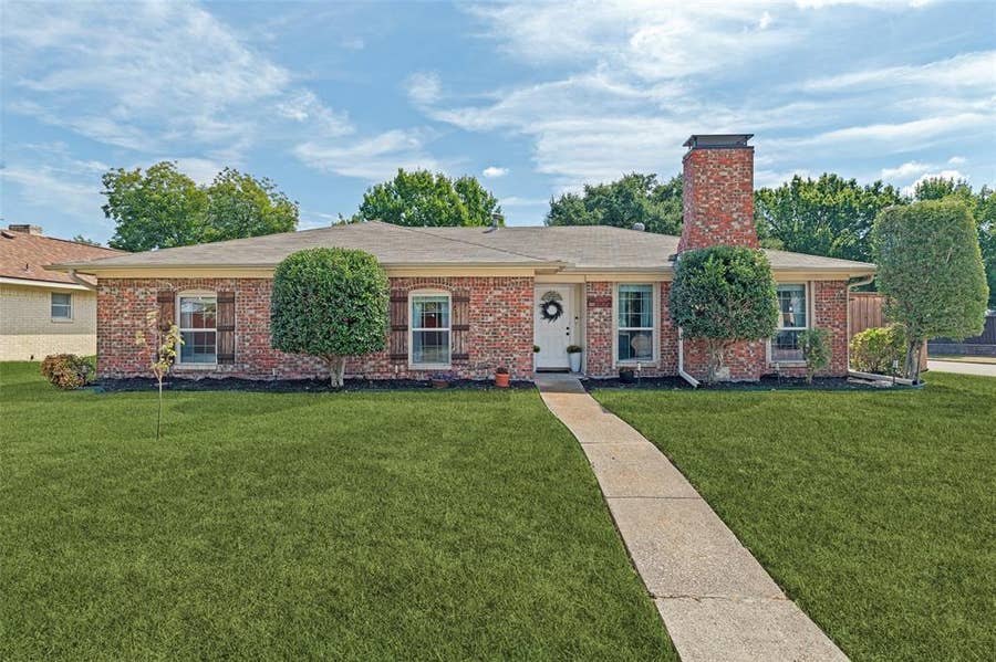 Property photo for 822 Century Park Drive, Garland, TX