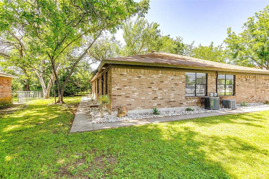 Property photo for 101 W Eldred, #B, Burleson, TX
