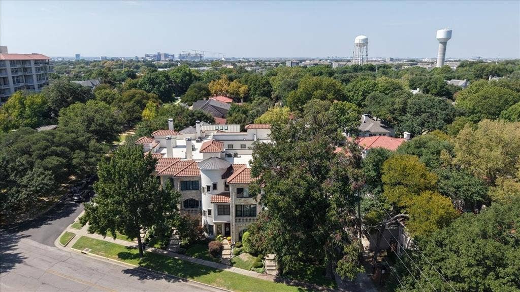 4301 Lomo Alto Drive, #B, Highland Park, TX 75219 4301 Lomo Alto Drive, #B, Highland Park, TX 75219