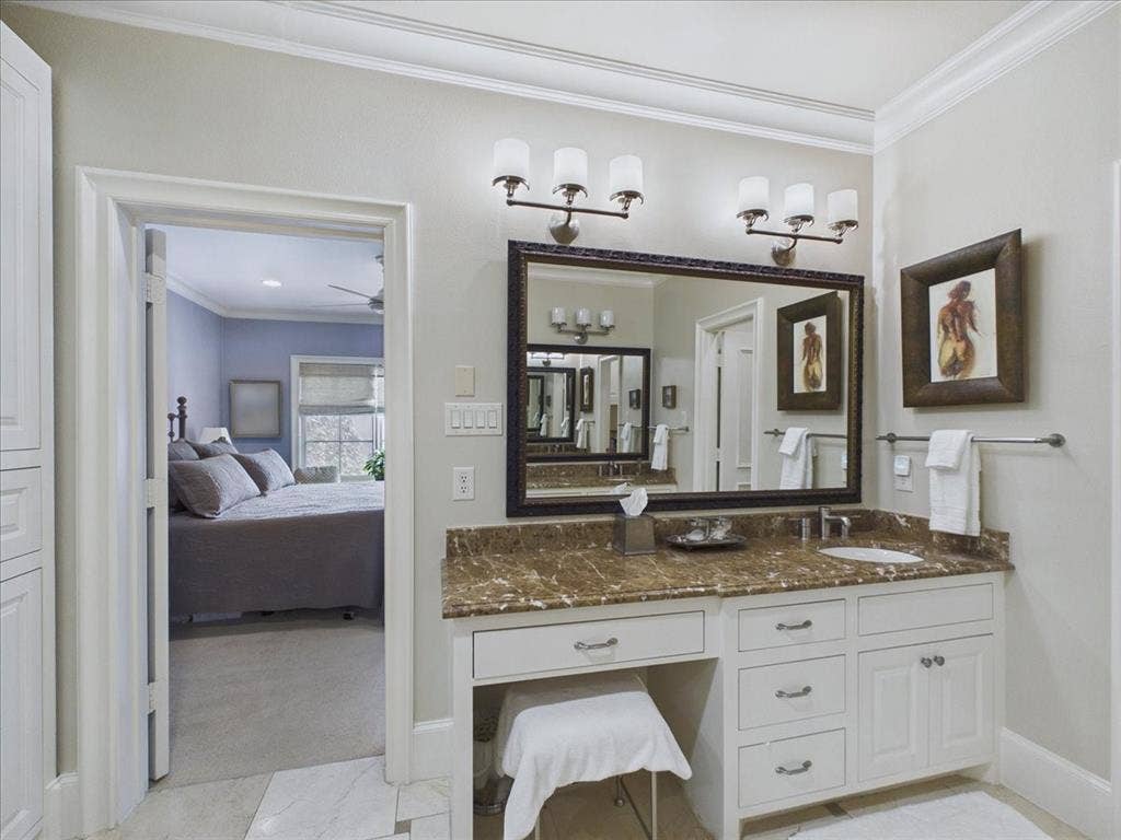 4301 Lomo Alto Drive, #B, Highland Park, TX 75219 Primary Ensuite
