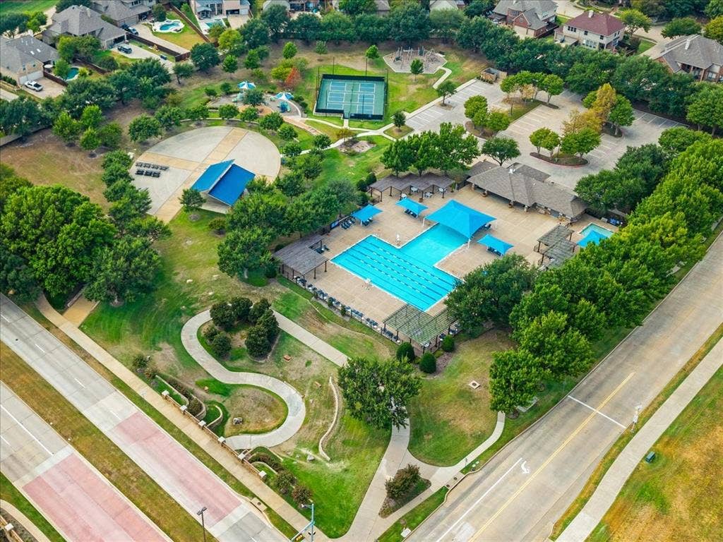 1900 Brookfield Way, McKinney, TX 75072 Stonebridge Ranch Plaza and Aquatic Center