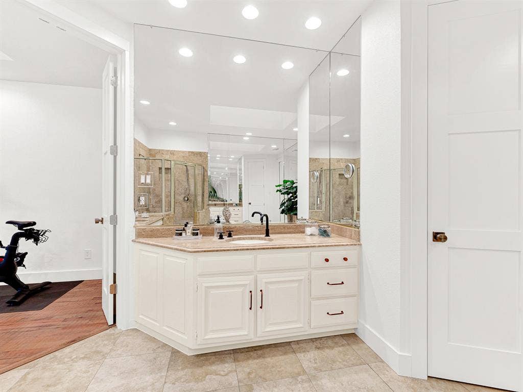 5317 Catamaran Drive, Plano, TX 75093 5317 Catamaran Drive, Plano, TX 75093
