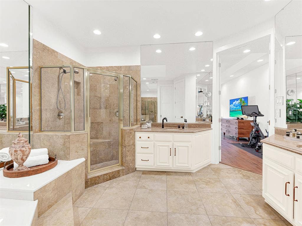 5317 Catamaran Drive, Plano, TX 75093 5317 Catamaran Drive, Plano, TX 75093