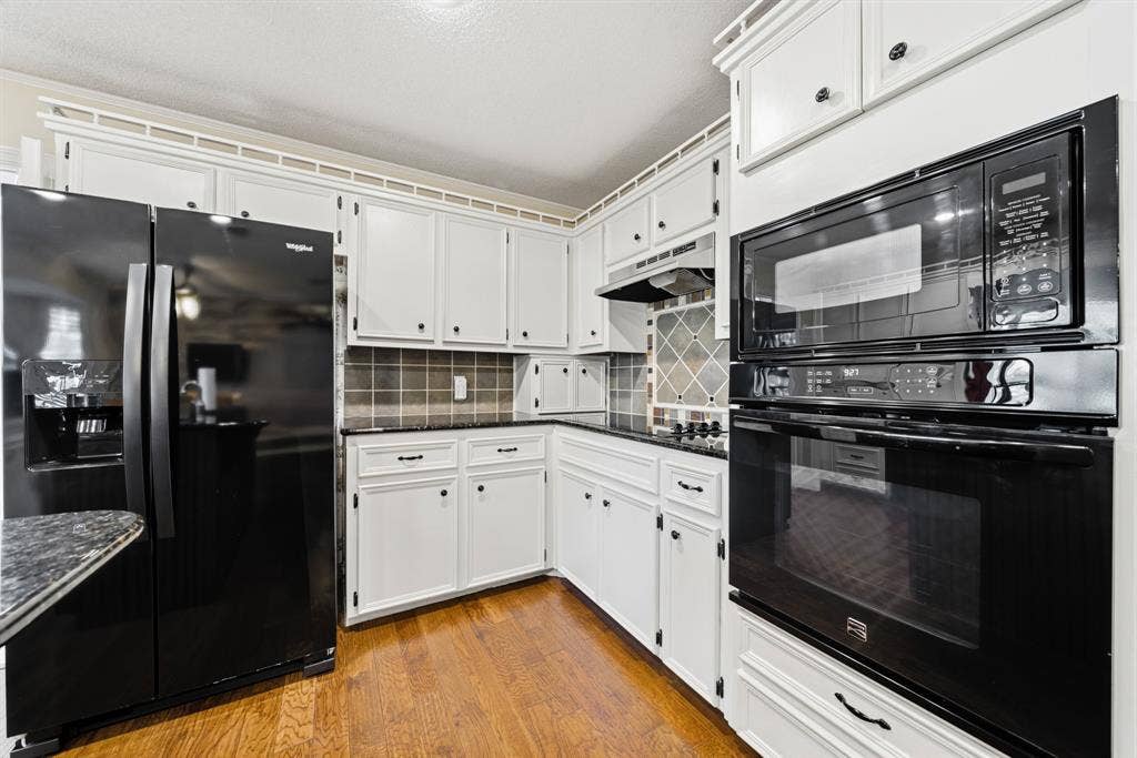 101 Lost Oaks Drive, Waco, TX 76705 101 Lost Oaks Drive, Waco, TX 76705