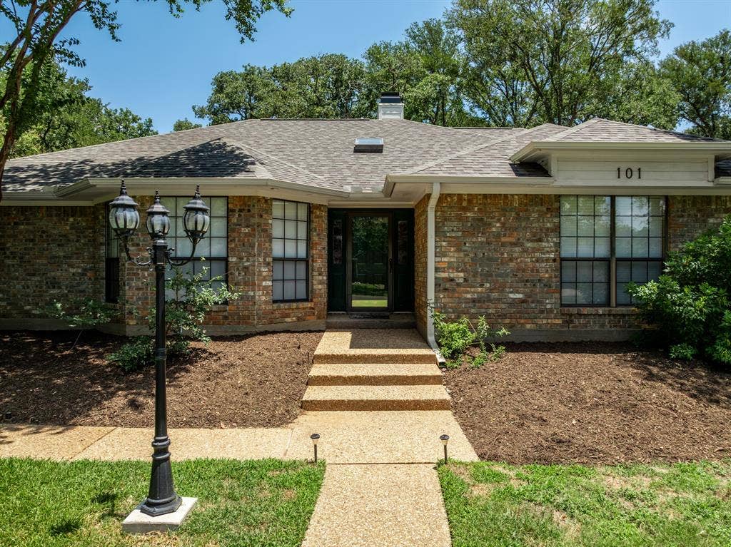 101 Lost Oaks Drive, Waco, TX 76705 101 Lost Oaks Drive, Waco, TX 76705