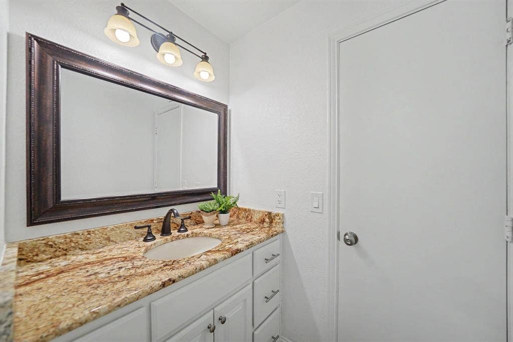 3625 Matterhorn Drive, Plano, TX 75075 3625 Matterhorn Drive, Plano, TX 75075