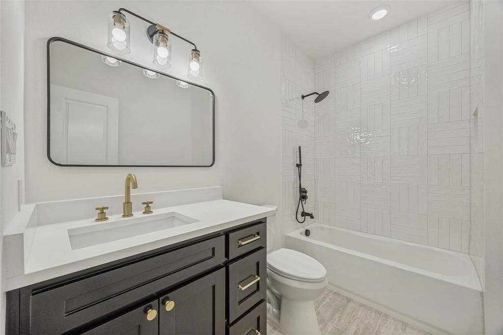 2410 Fuqua Road, Rowlett, TX 75088 2410 Fuqua Road, Rowlett, TX 75088
