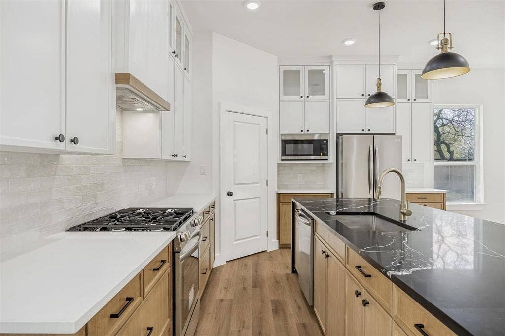 2410 Fuqua Road, Rowlett, TX 75088 2410 Fuqua Road, Rowlett, TX 75088