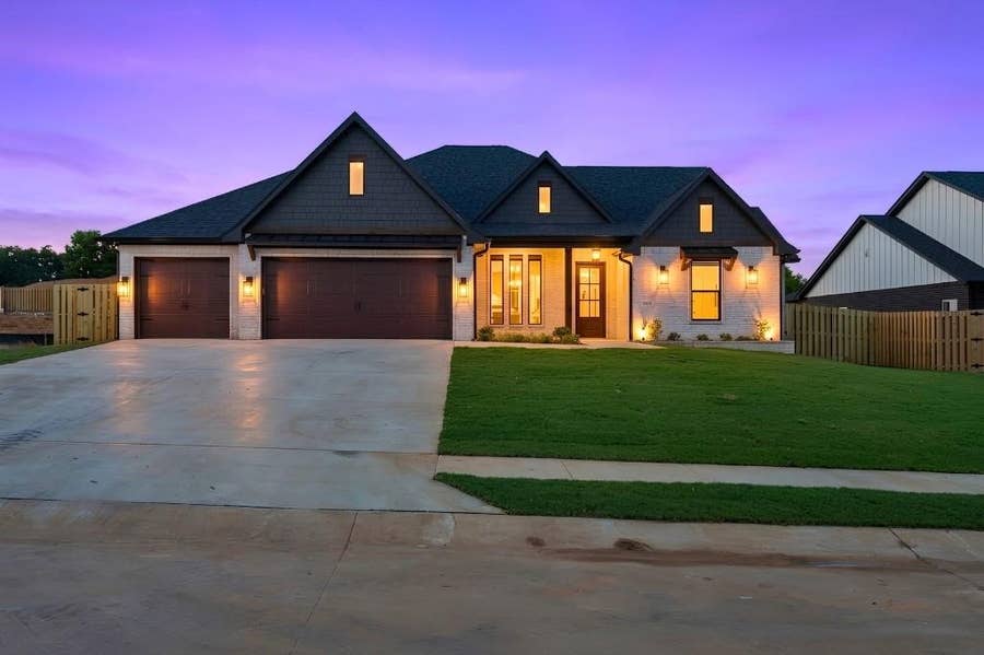Property photo for 16426 Clearview Drive, Lindale, TX